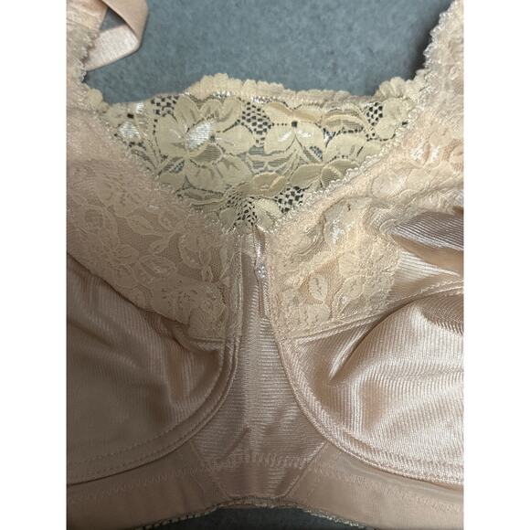 Perfect Fit Wireless Support Bra with Lace Front Size 40C- NWT - Picture 6 of 6